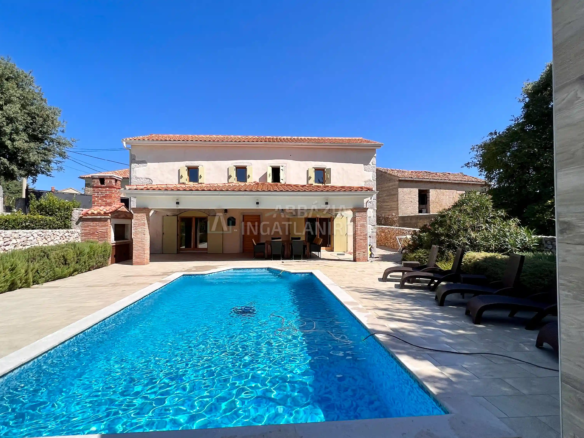 Garica – Önálló villa medencével