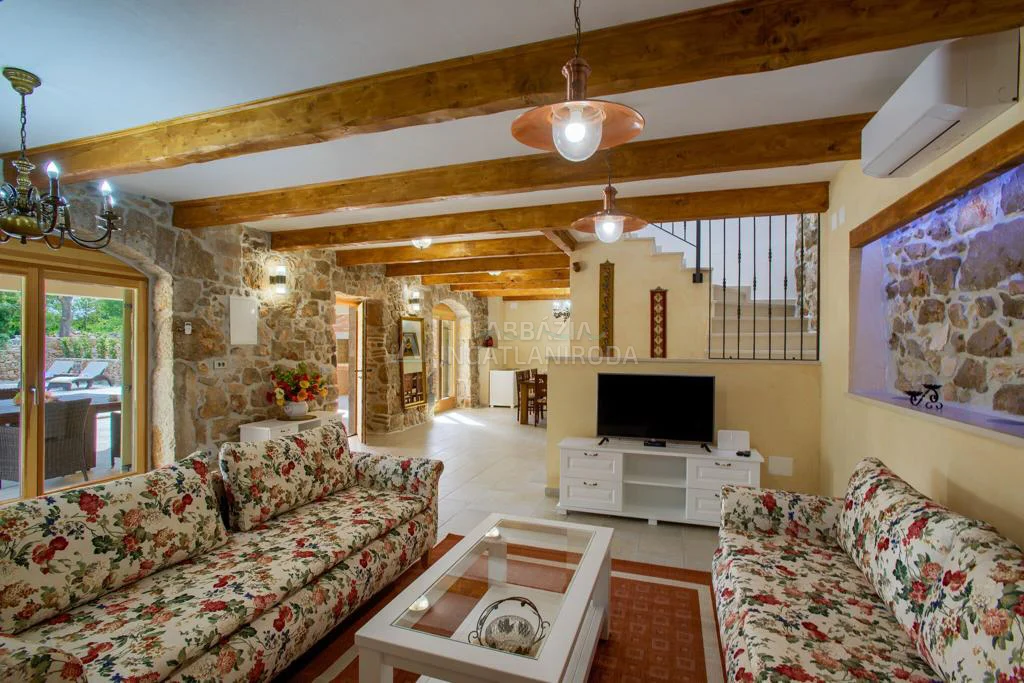 Garica – Önálló villa medencével