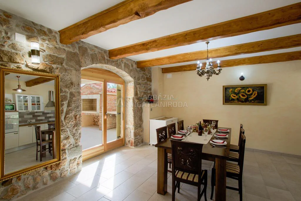 Garica – Önálló villa medencével
