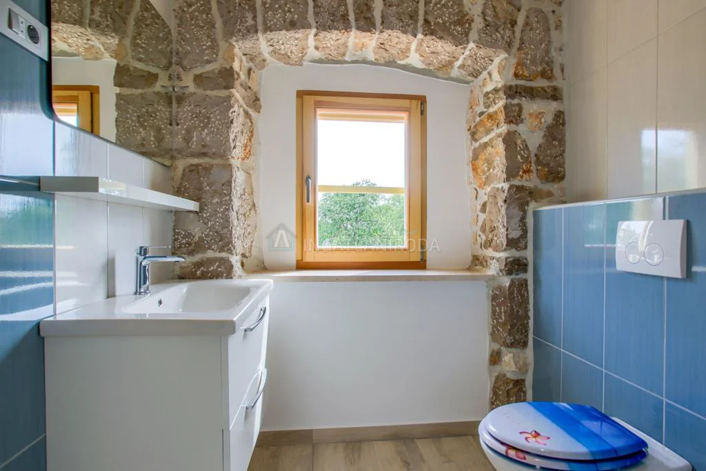 Garica – Önálló villa medencével