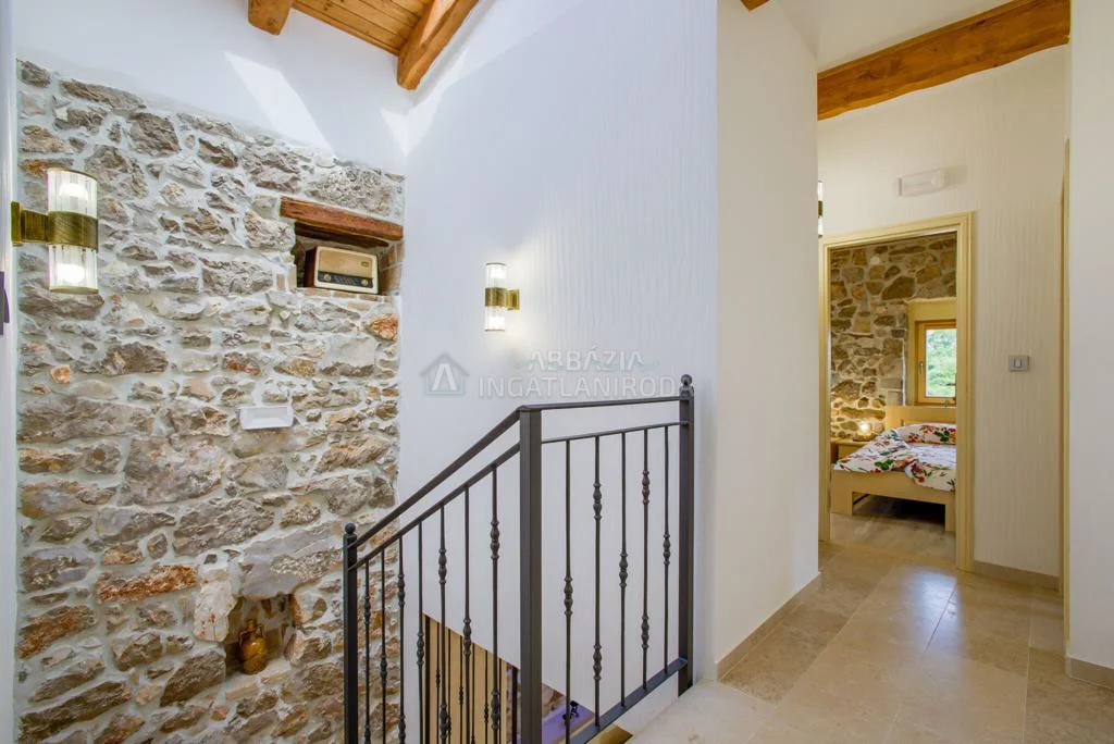 Garica – Önálló villa medencével