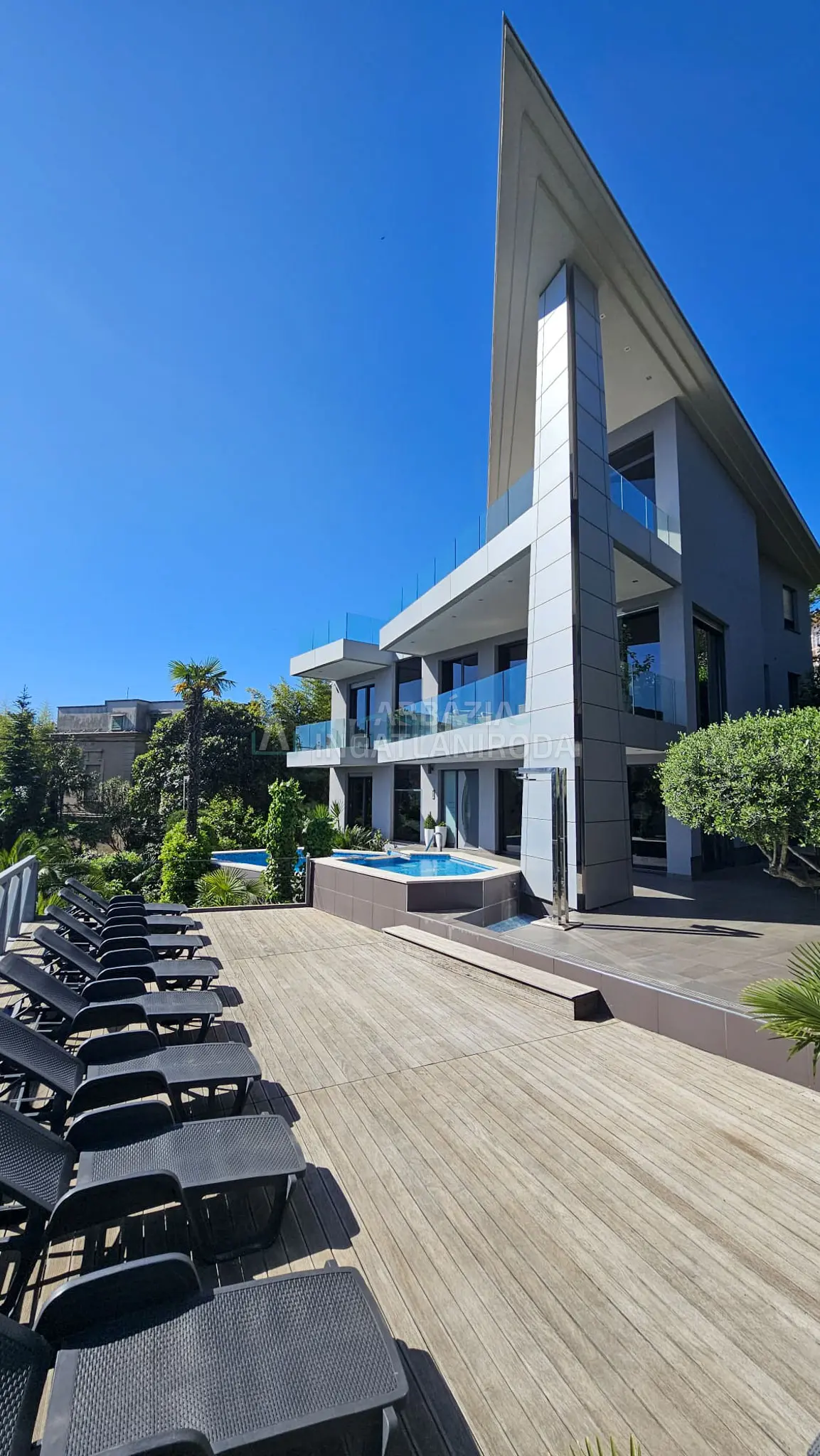 Opatija – Önálló luxusvilla medencével