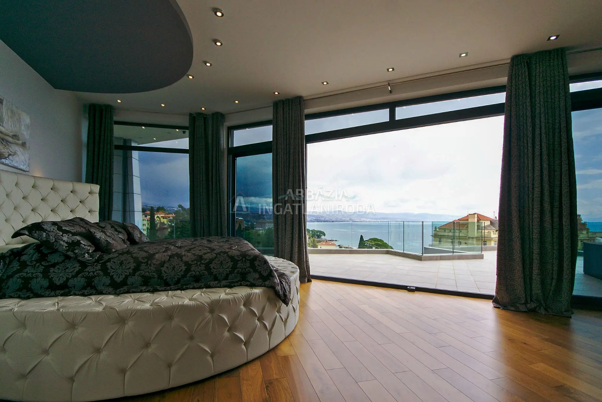 Opatija – Önálló luxusvilla medencével