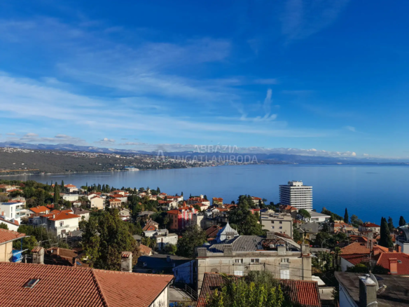 Opatija – Panorámás családi ház 5 percre a tengertől, kiemelkedő befektetési lehetőség