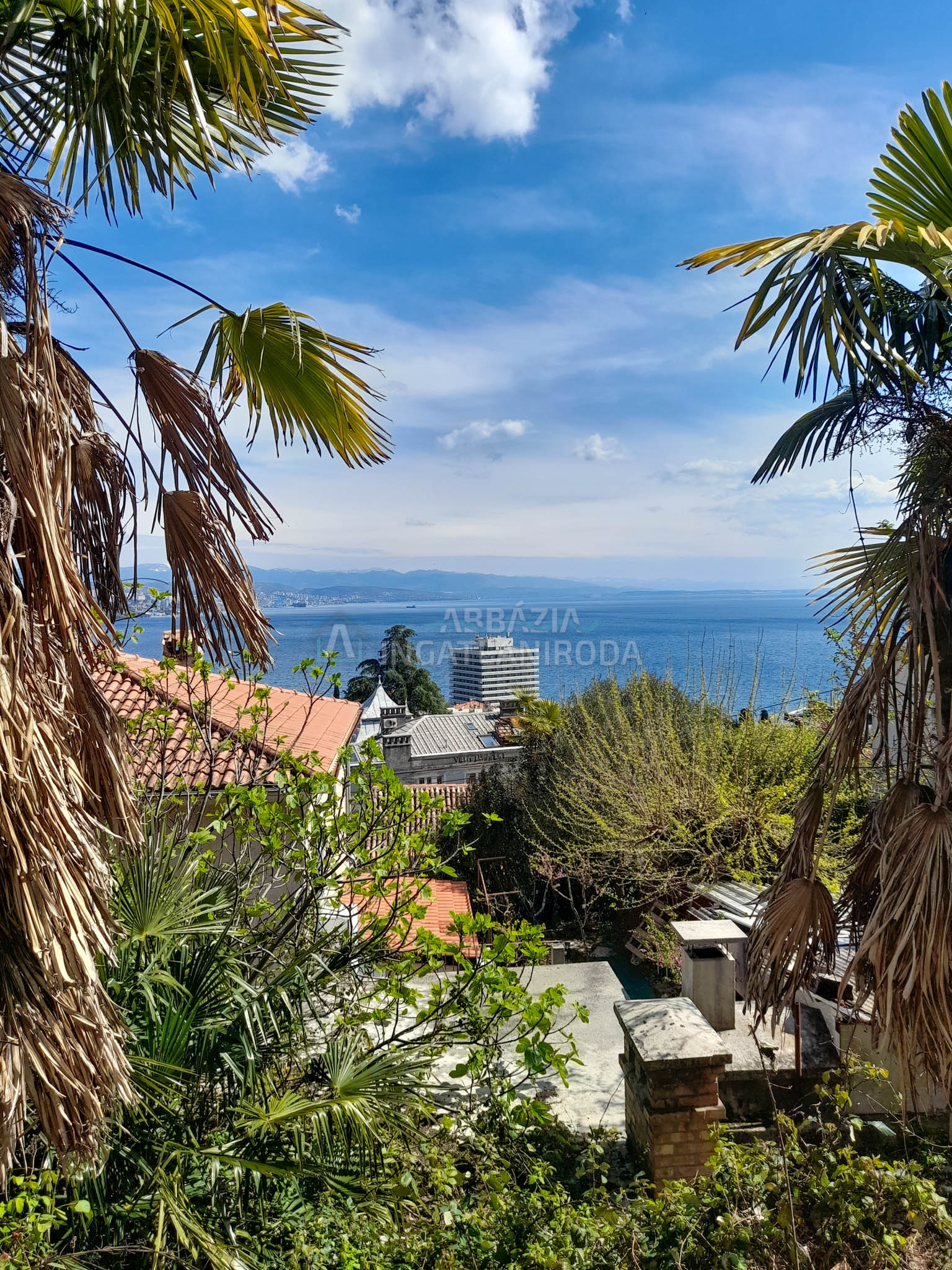 Opatija – Panorámás családi ház 5 percre a tengertől, kiemelkedő befektetési lehetőség