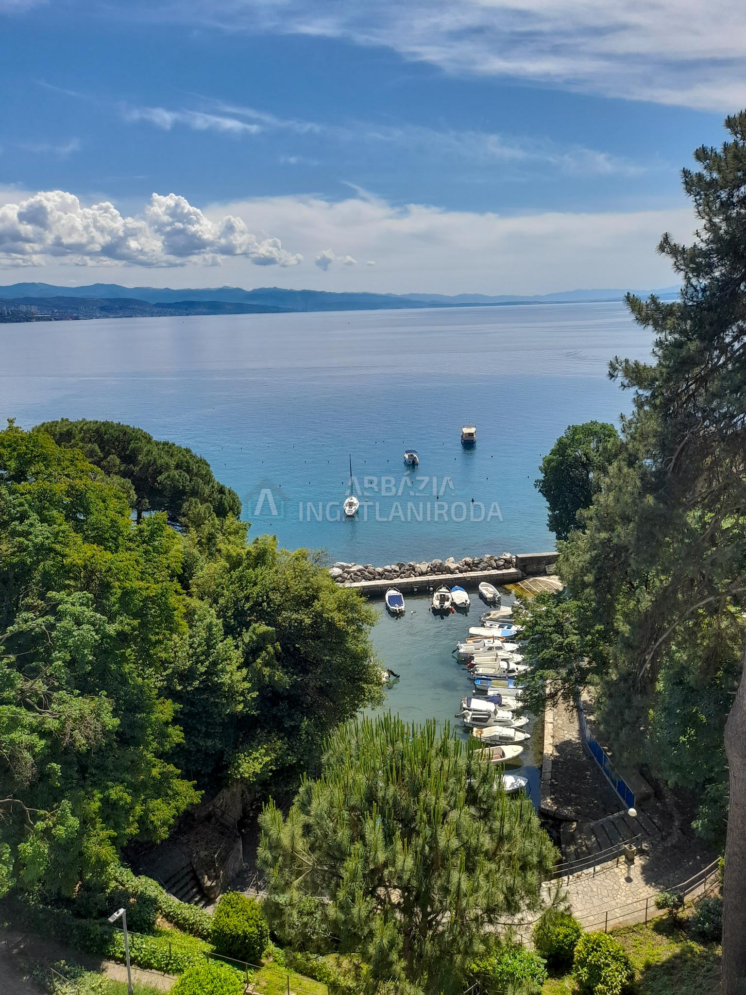 Opatija – Tengerparti lakás liftes villában