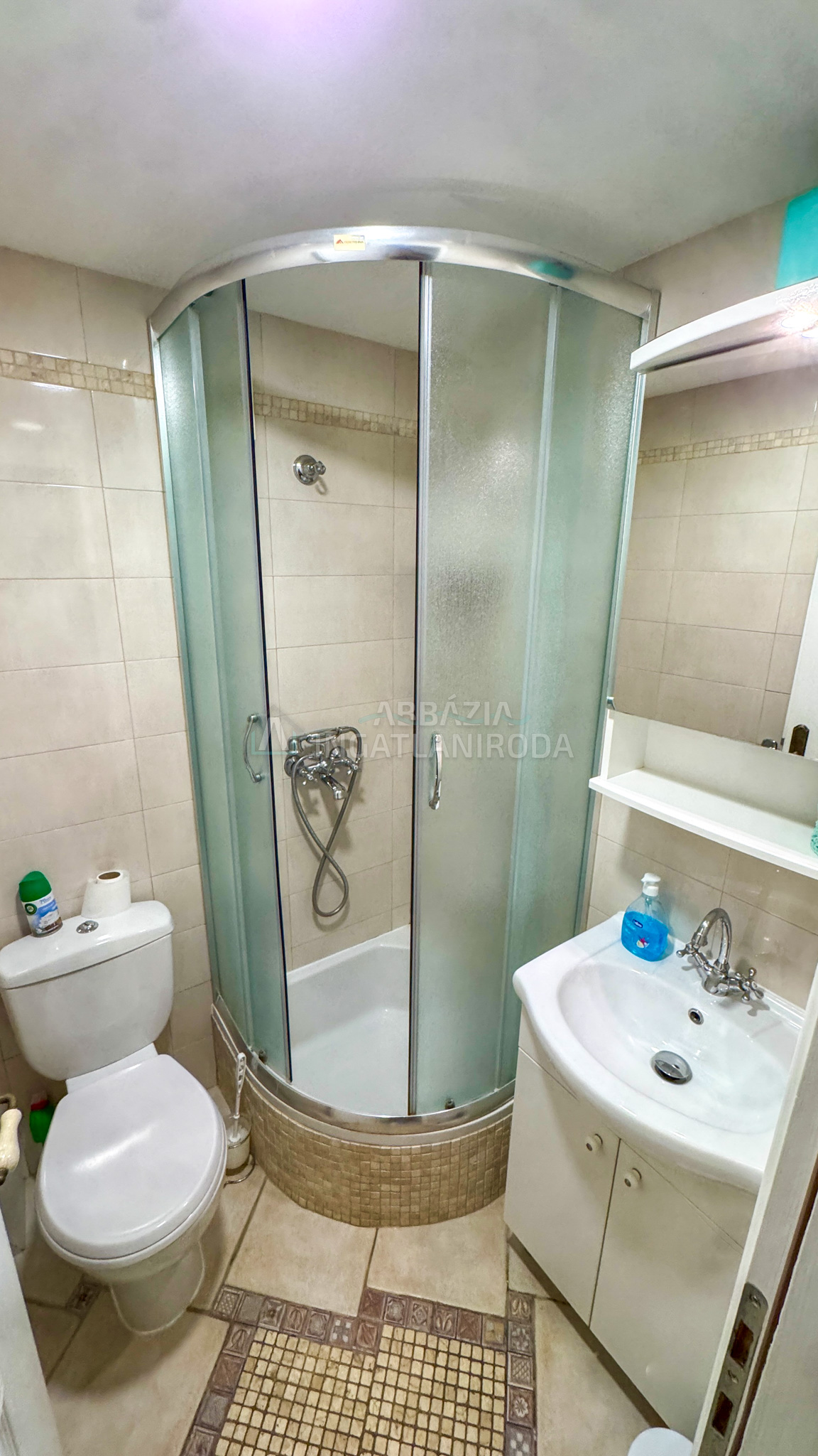 Apartman felújított kőházban