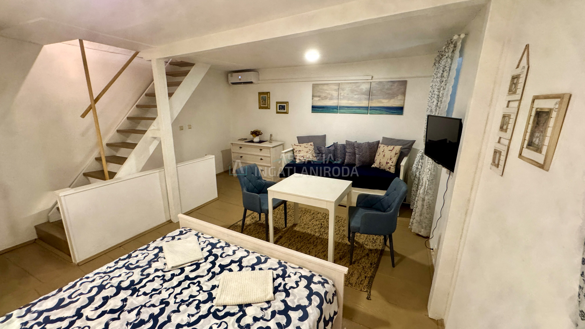 Apartman felújított kőházban