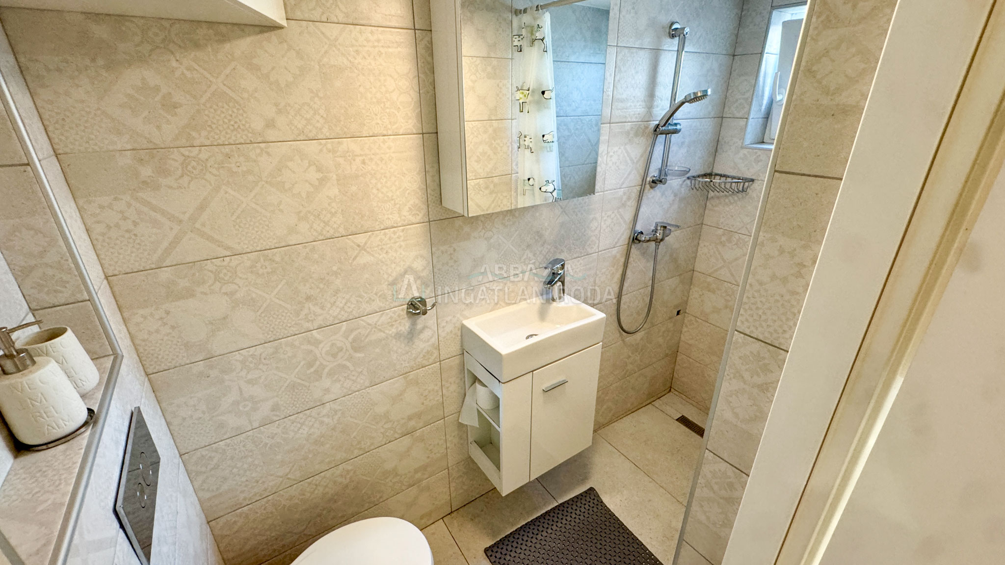 Punat – Felújított ház az óvárosban, két apartmannal és kerttel