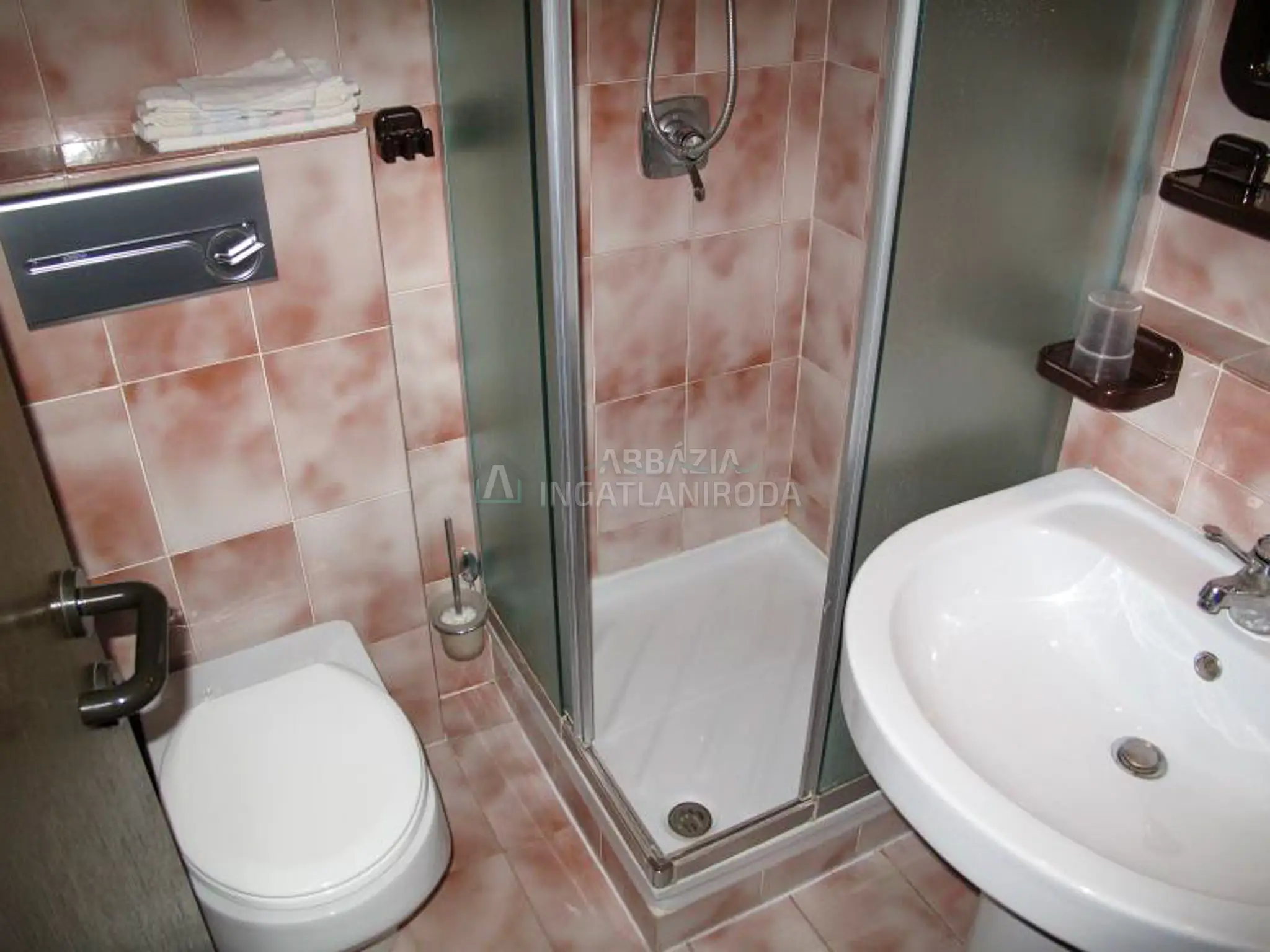 Punat – Luxus felszereltségű önálló apartmanház – közvetlenül a tengerparton, első sor
