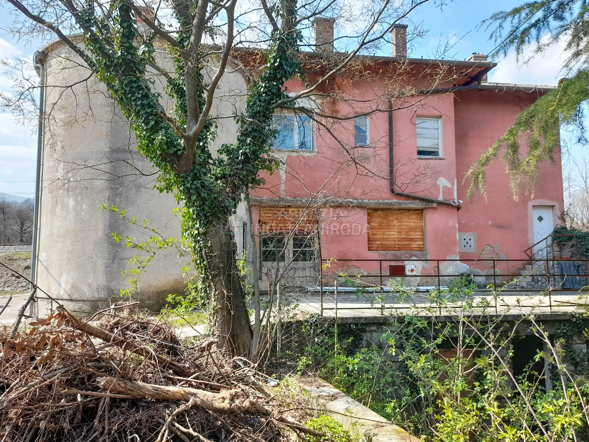 Matulji – Tengeri panorámás ház, ingatlanfejlesztési projektre alkalmas telekkel