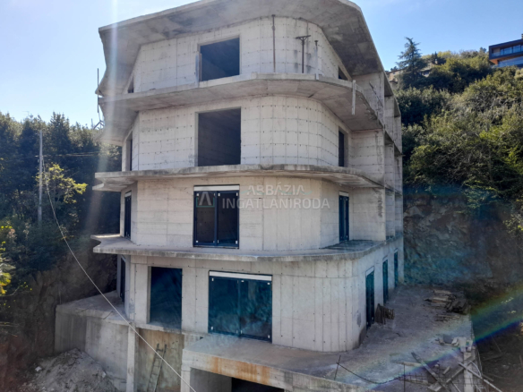 Opatija – Szerkezetkész hotelprojekt ingatlan, panorámás tengeri kilátással