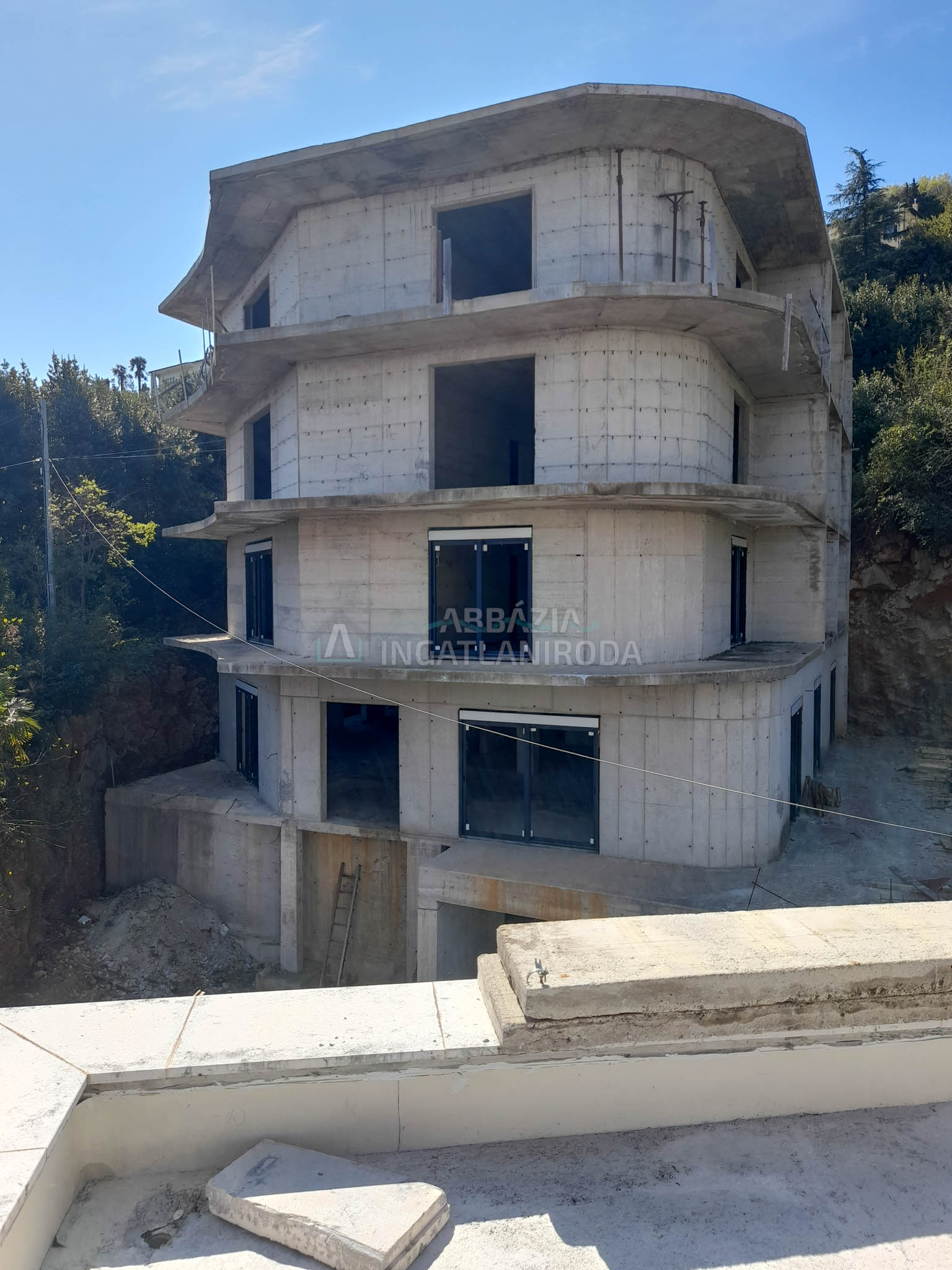 Opatija – Szerkezetkész hotelprojekt ingatlan, panorámás tengeri kilátással