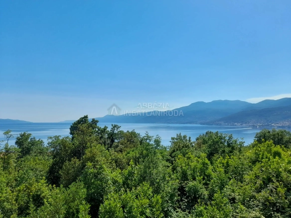 Panorámás építési telek Rijeka és Volosko között