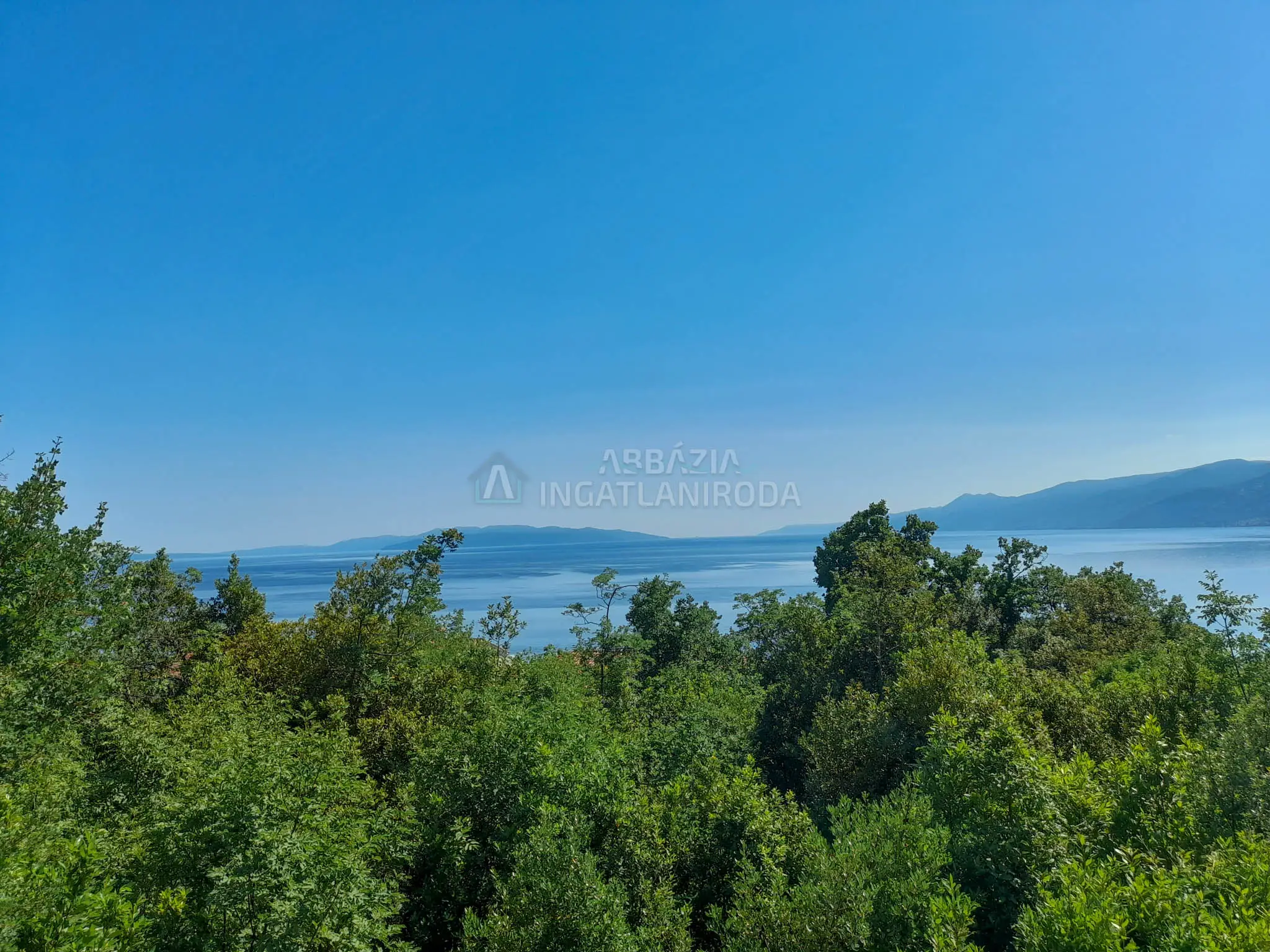 Panorámás építési telek Rijeka és Volosko között