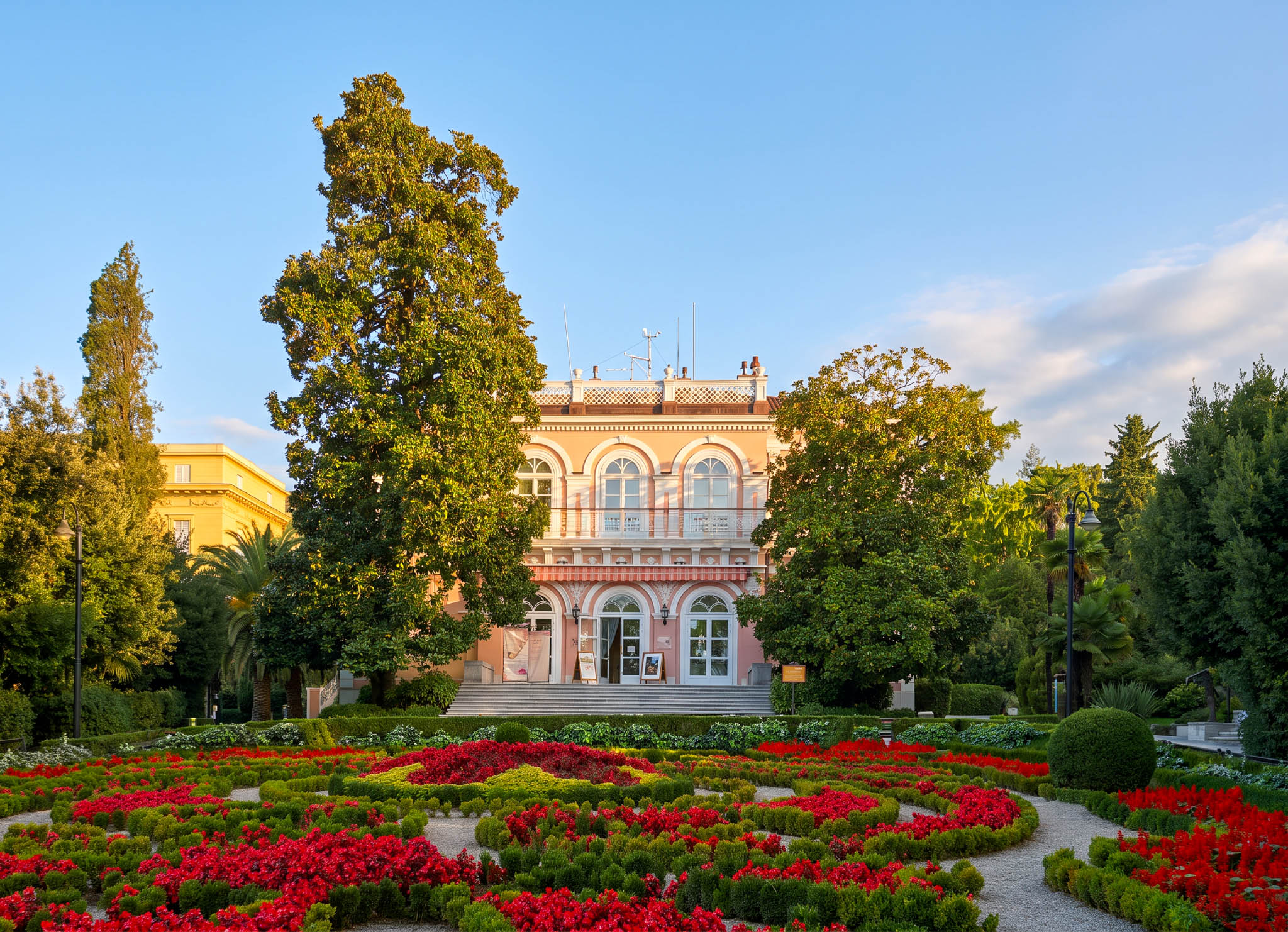 Exkluzív luxusvilla Opatijában – Prémium tengerparti rezidencia kortárs építészettel