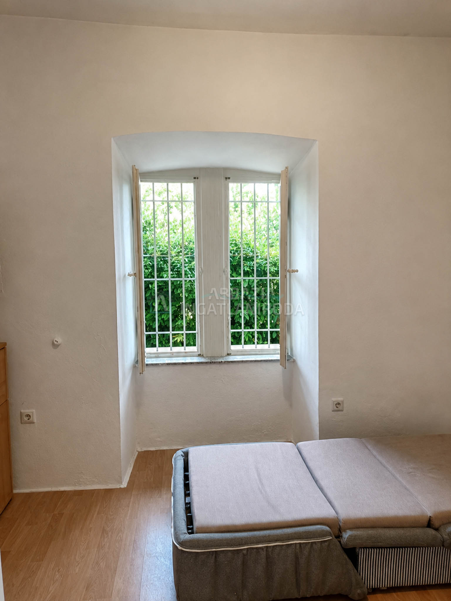Opatija – Első soros tengerparti apartman történelmi épületben