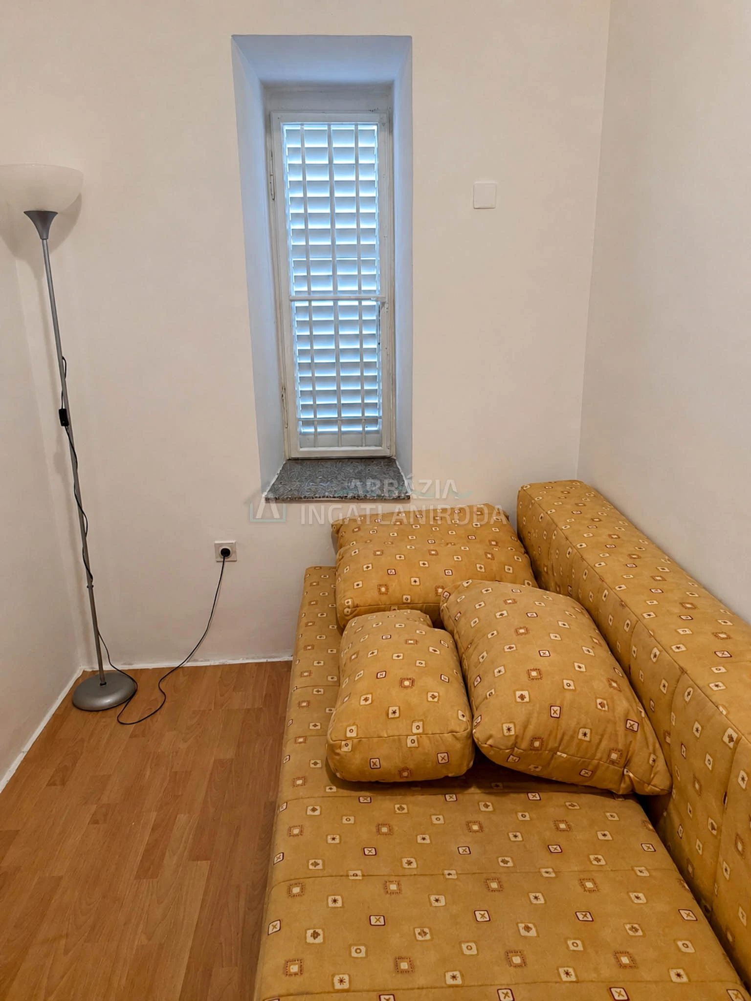 Opatija – Első soros tengerparti apartman történelmi épületben