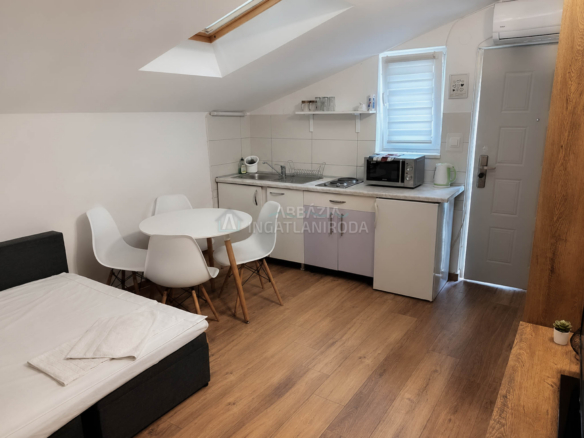 Opatija – Új építésű apartman a központ mellékutcájában, 50 méterre a tengertől