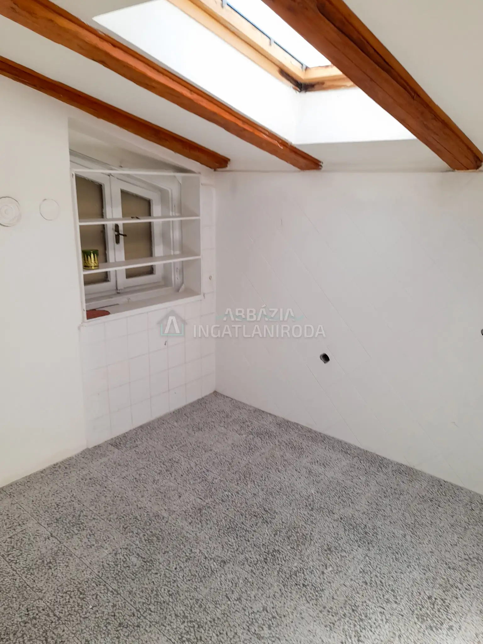 Opatija apartman, közvetlen a tengernél – több apartmanra osztható, remek befektetési lehetőség