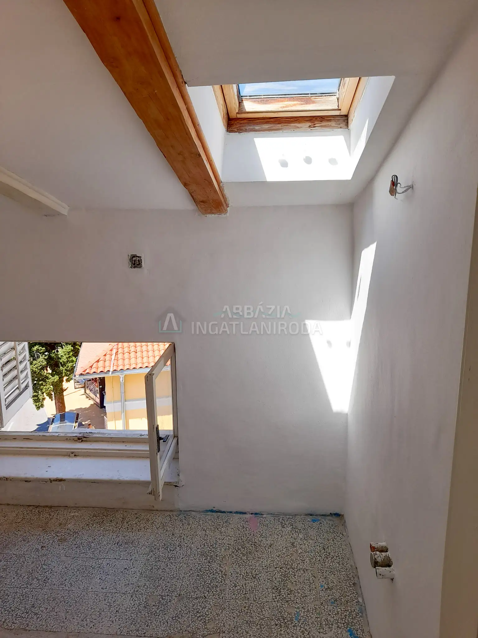 Opatija apartman, közvetlen a tengernél – több apartmanra osztható, remek befektetési lehetőség